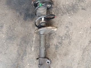 стойка передняя правая Nissan X-Trail T30 [рестайлинг] (2004 - 2007), 2.2 л., дизель