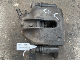 суппорт передний левый Renault Scenic RX4 1 поколение (1996 - 1999), 2.0 л., бензин