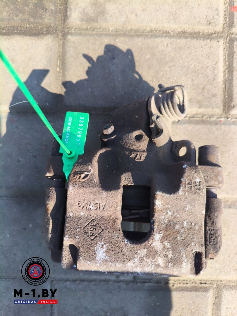 суппорт задний правый Renault Laguna 3 поколение (2007 - 2012) - фото №1