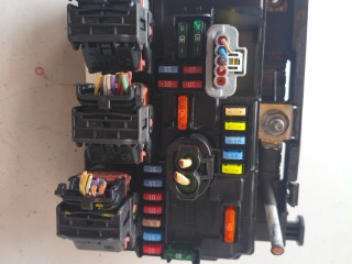 блок предохранителей Peugeot 207 1 поколение (2006 - 2009), 9667199780, BSMR09, R09