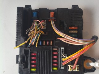 блок предохранителей Renault Scenic 2 поколение (2003 - 2006), 8200306032A