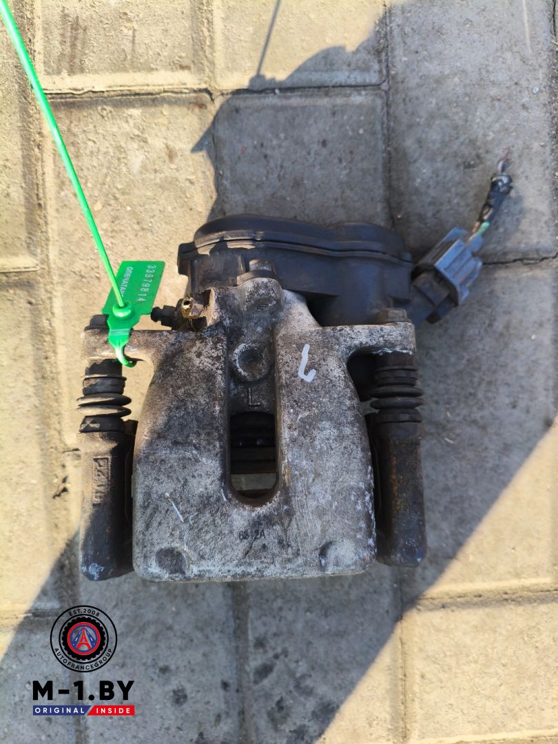 суппорт задний левый Renault Scenic 3 поколение (2009 - 2012) - фото №1