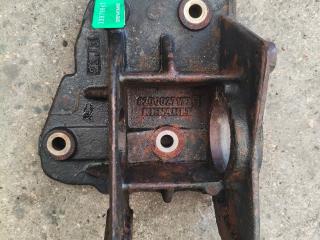 кронштейн полуоси , 8200027177