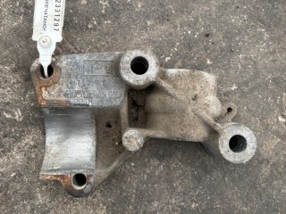 крепление стабилизатора / втулки стабилизатора Peugeot 607 1 поколение (2000 - 2004), 2.2 л., дизель, МКПП, 9615496080