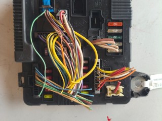 блок предохранителей Renault Megane 2 поколение (2002 - 2006), 8200306033B