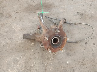 ступица передняя левая Nissan X-Trail T30 [рестайлинг] (2004 - 2007), 2.2 л., дизель