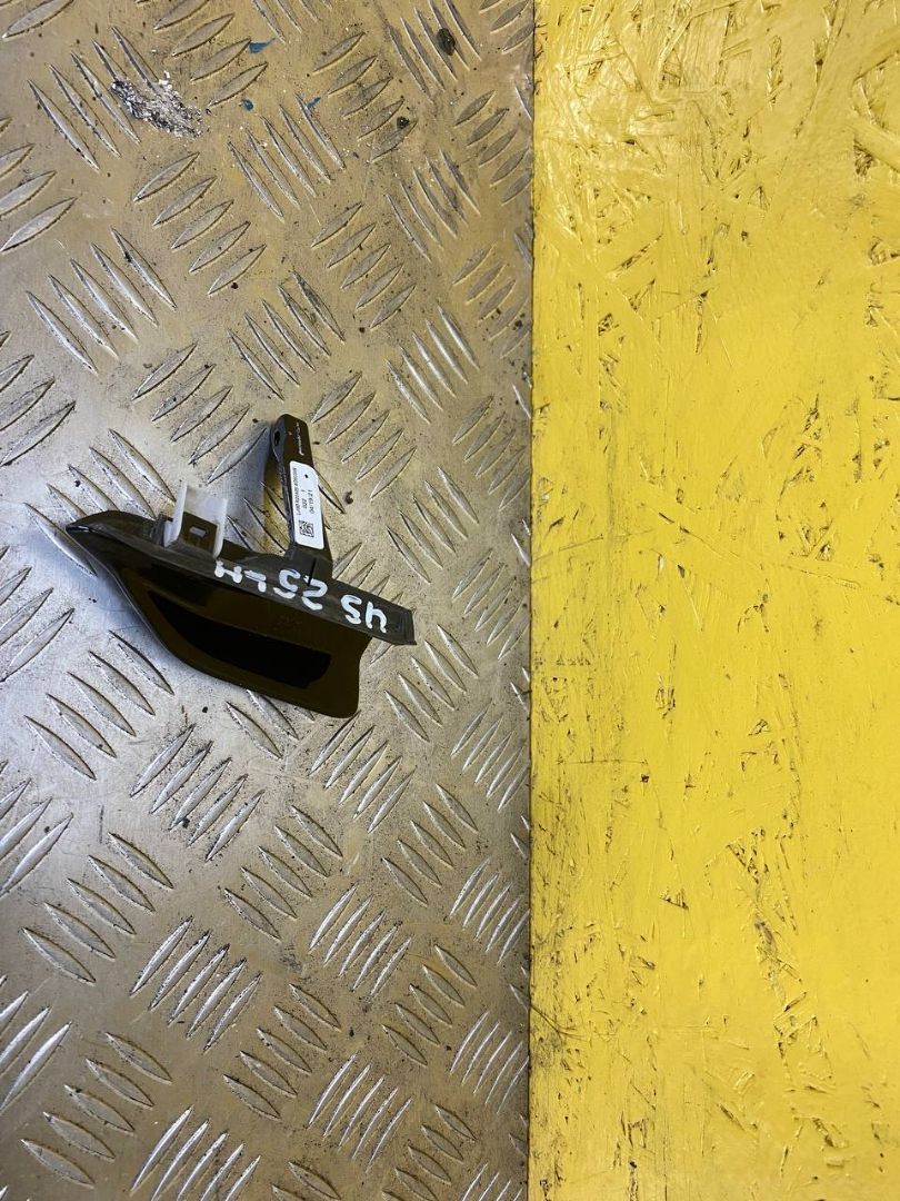 ручка наружная задняя левая Ford Mustang Mach-E 1 поколение 2021, электро, АКПП, белый, внедорожник 5 дв., задний привод, LJ3BR22405, AD5UAW - фото №1