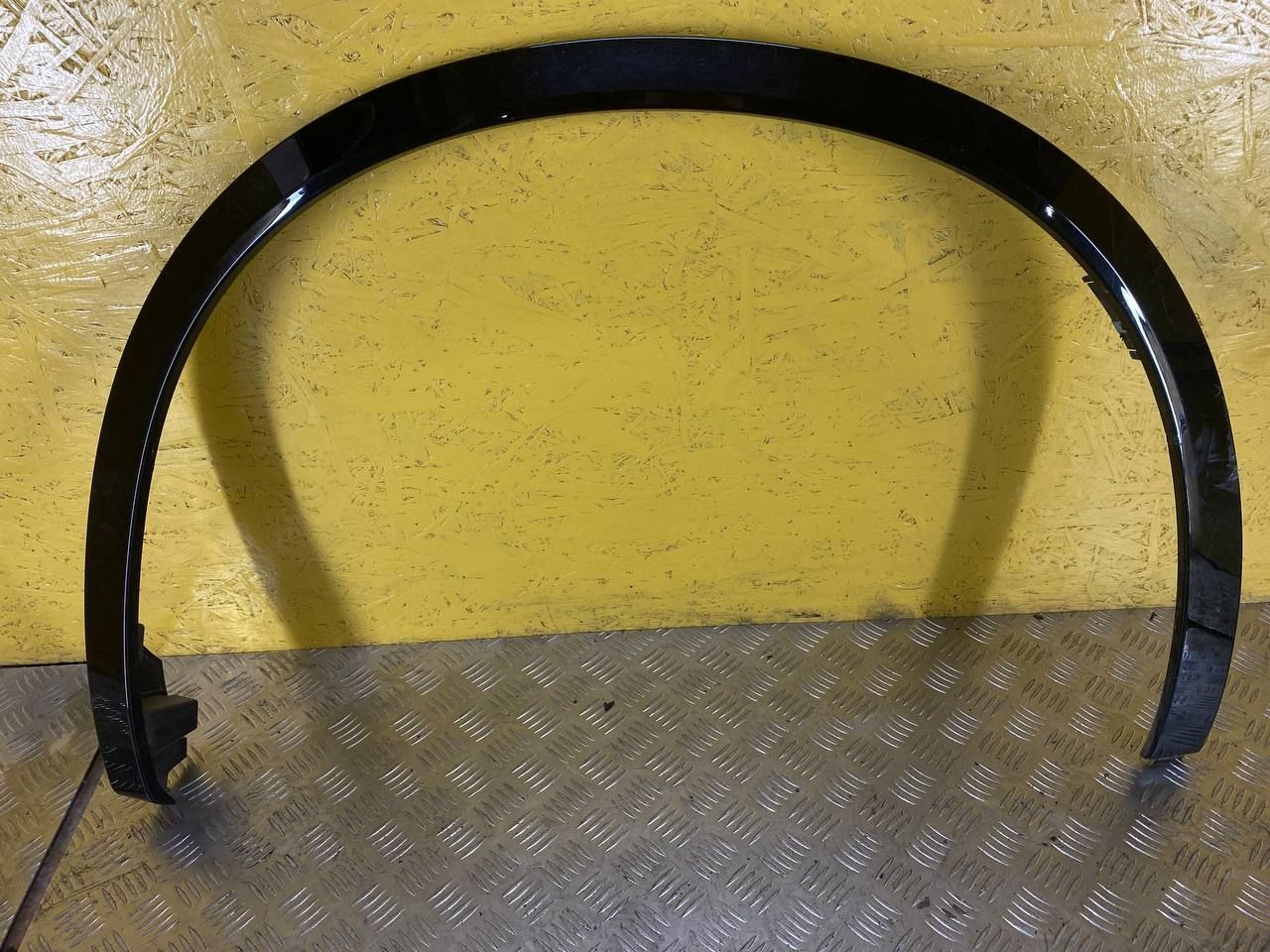 молдинг крыла Cadillac XT6 1 поколение 2022, 3.6 л., бензин, АКПП, внедорожник 5 дв., полный подключаемый привод, 84565664 - фото №1