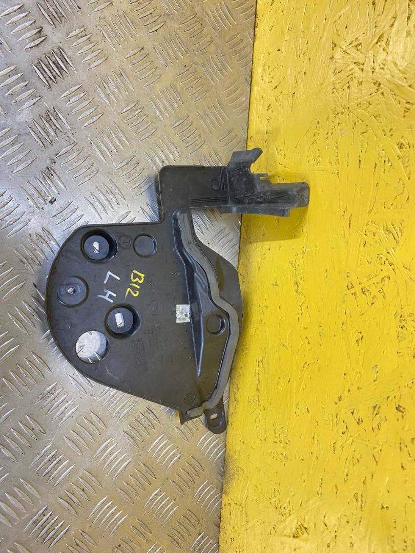 планка под капот Ford Bronco Sport 1 поколение 2021, 1.5 л., бензин, АКПП, полный подключаемый привод, M1PB-S02477-AB - фото №1