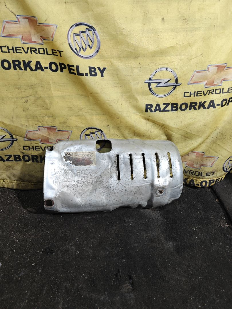 защита (экран) выпускного коллектора Jeep Renegade 1 поколение 2020, 2.4 л., бензин, АКПП, полный привод, 52086011 - фото №1