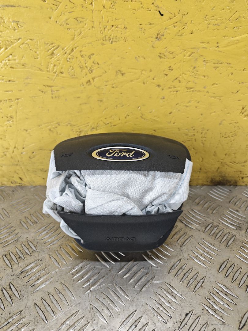 подушка безопасности водителя Ford Escape 4 поколение CX482 2021, 1.5 л., бензин, АКПП, передний привод - фото №1