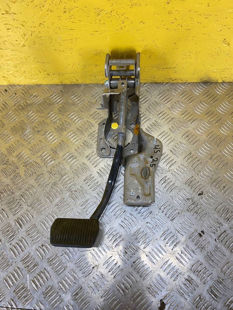 педаль тормоза Ford Mustang Mach-E 1 поколение 2021, электро, АКПП, белый, внедорожник 5 дв., задний привод, LJ9C-2D094-AD - фото №1