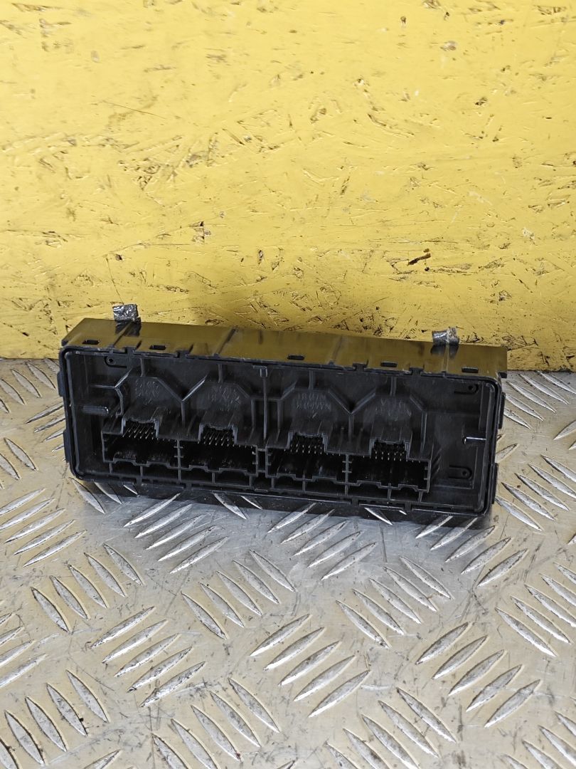 блок управления печки / климат-контроля Chevrolet Equinox 3 поколение 2020, 2.0 л., LTG, бензин, АКПП, белый, полный подключаемый привод, 84692739 - фото №1