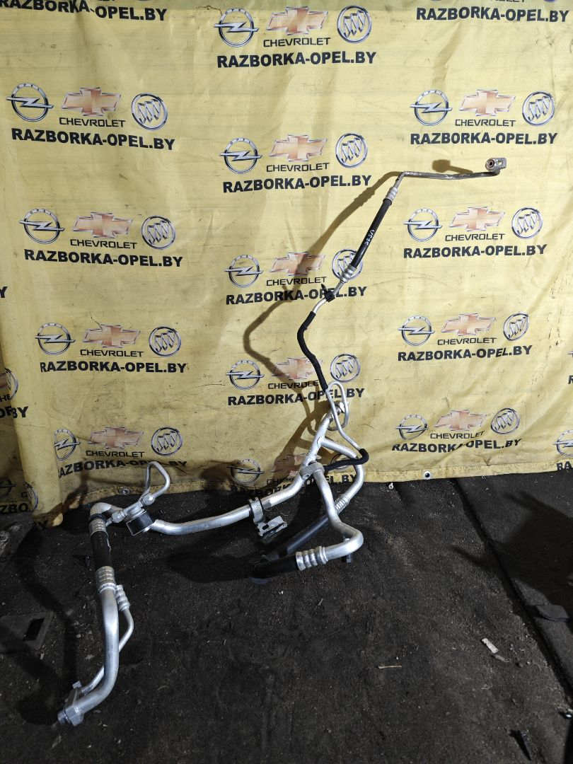 трубка кондиционера Ford Mustang Mach-E 1 поколение 2021, электро, АКПП, белый, внедорожник 5 дв., задний привод, U9H-19E881-A-PIA-12 - фото №1