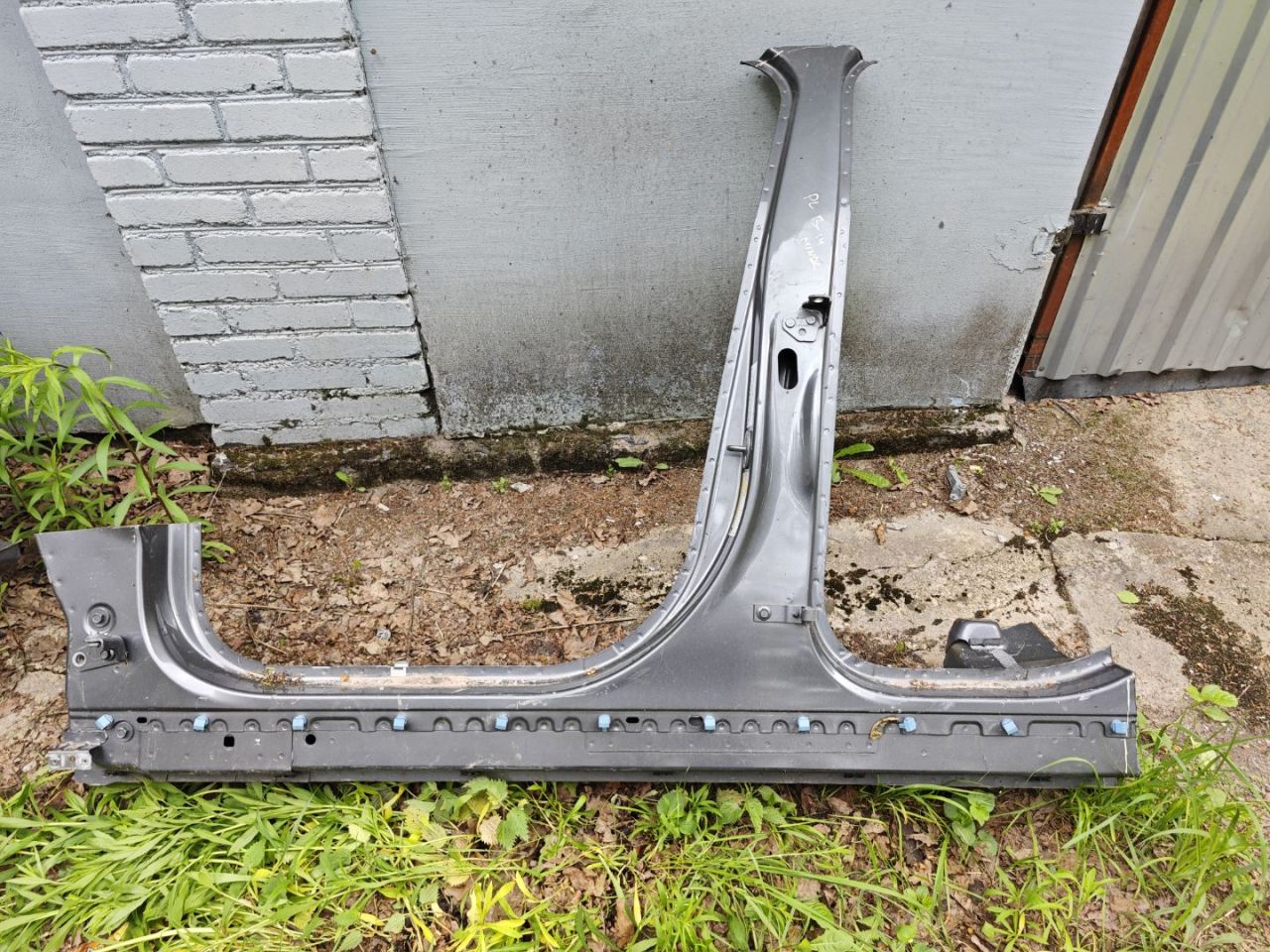 порог левый Ford Escape 4 поколение CX482 2021, 1.5 л., бензин, АКПП, передний привод - фото №1