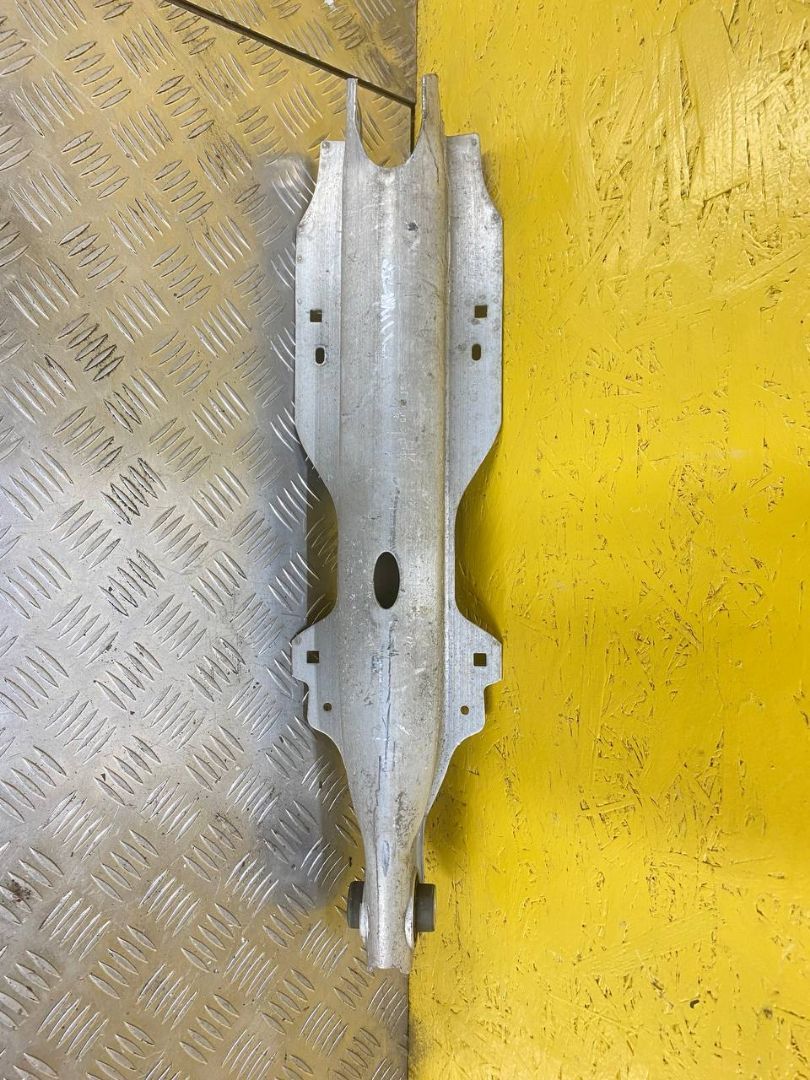 рычаг задний левый Ford Escape 4 поколение CX482 2021, 1.5 л., бензин, АКПП, передний привод - фото №1