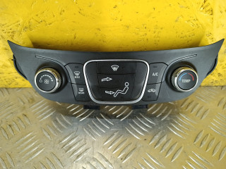 блок управления печки / климат-контроля Chevrolet Equinox 3 поколение 2018, 1.5 л., бензин, АКПП, серебристый, внедорожник 5 дв., 84175393