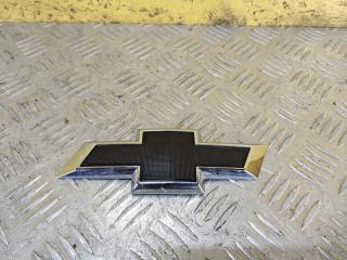 эмблема Chevrolet Equinox 3 поколение [рестайлинг] 2024, 1.5 л., бензин, АКПП, красный, полный подключаемый привод, 23136673