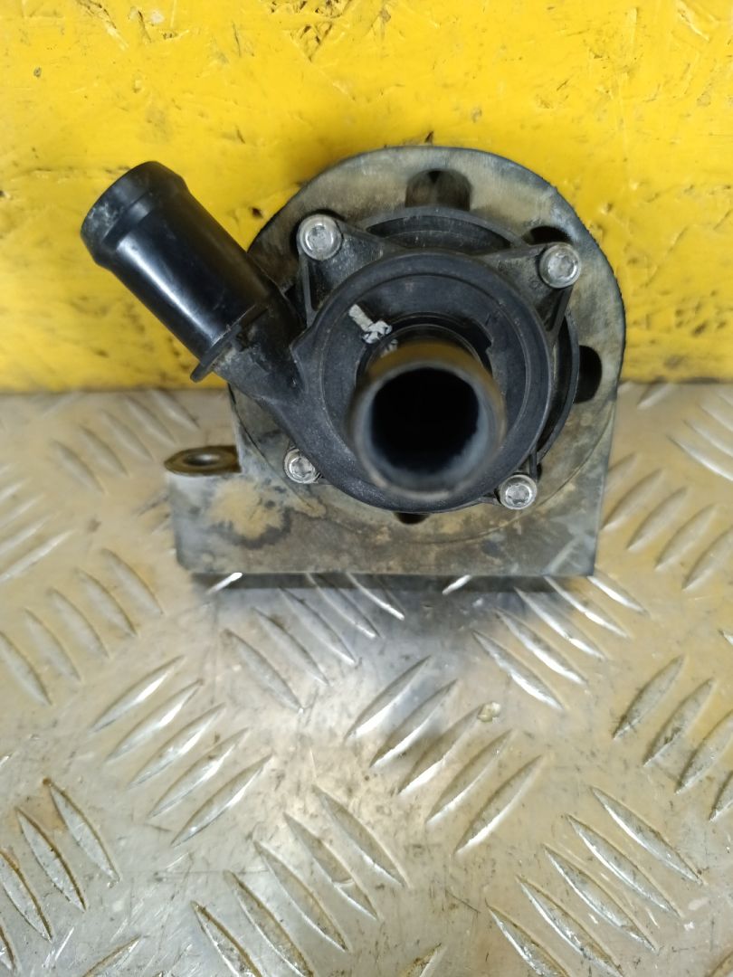 насос антифриза дополнительный Buick Regal 6 поколение 2018, 2.0 л., бензин, лифтбэк, 13524281 - фото №1