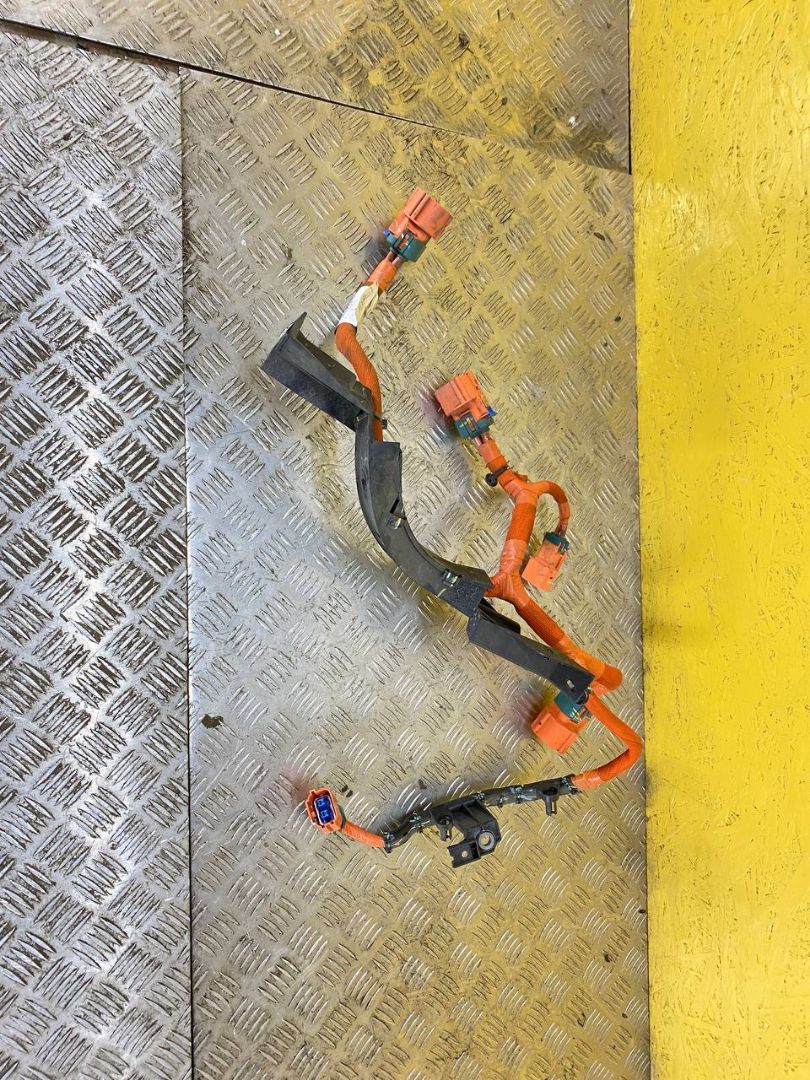 провод высоковольтный Ford Mustang Mach-E 1 поколение 2021, электро, АКПП, белый, внедорожник 5 дв., задний привод, LJ98-14B323 - фото №1