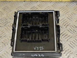 блок предохранителей Ford Mustang Mach-E 1 поколение 2021, электро, АКПП, белый, внедорожник 5 дв., задний привод, LJ8T-14D068-NAB