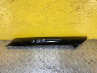 молдинг лобового стекла Chevrolet TrailBlazer 3 поколение 2022, 1.3 л., L3T, бензин, АКПП, черный, внедорожник 5 дв., передний привод, 42779852