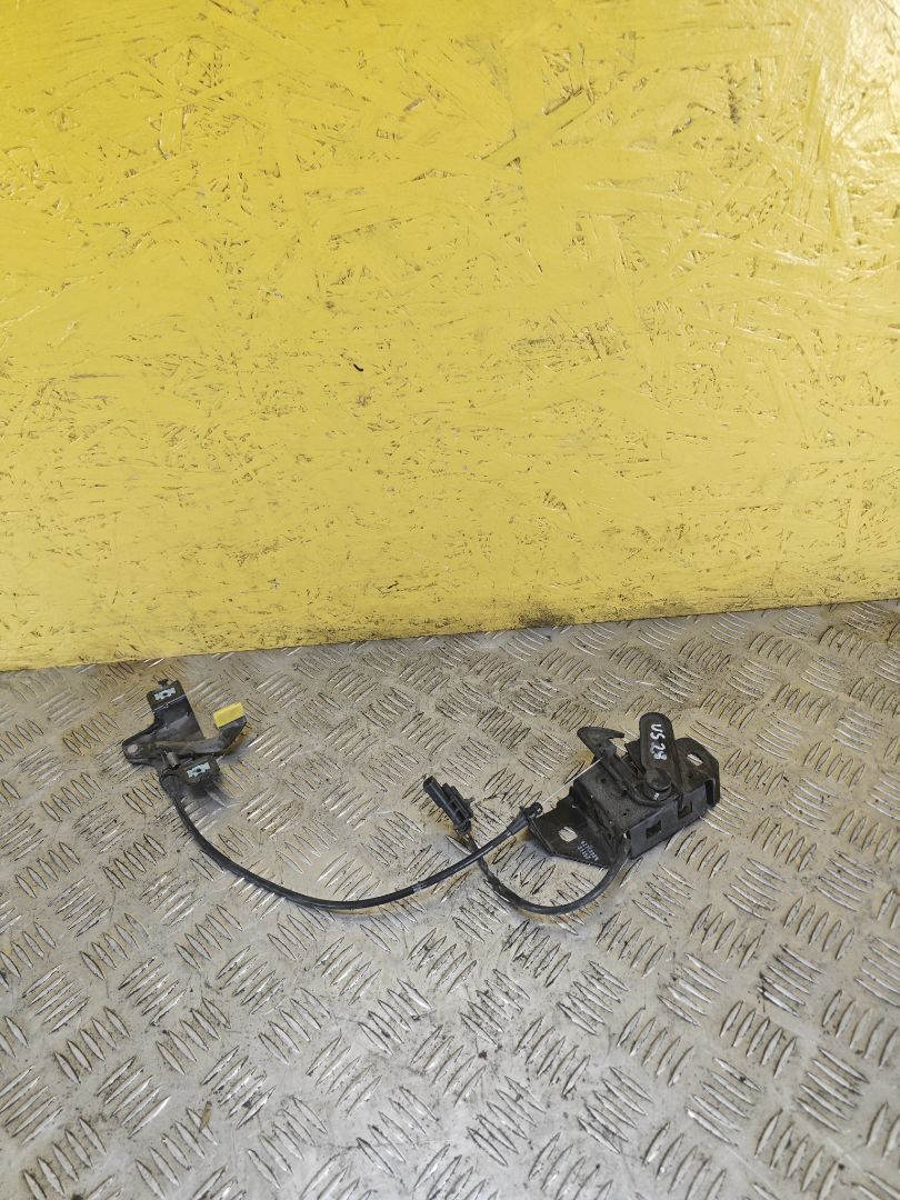 замок капота Chevrolet TrailBlazer 3 поколение 2022, 1.3 л., L3T, бензин, АКПП, черный, внедорожник 5 дв., передний привод, 42752889 - фото №1