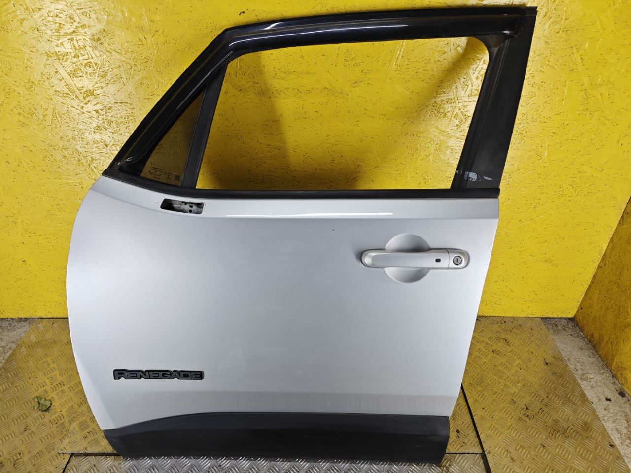 дверь передняя левая Jeep Renegade 1 поколение 2020, 2.4 л., бензин, АКПП, полный привод - фото №1