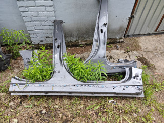 порог правый Ford Escape 4 поколение CX482 2021, 1.5 л., бензин, АКПП, передний привод