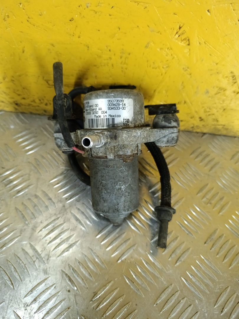 насос вакуумный Buick Encore 1 поколение 2015, 1.4 л., LFF, бензин, АКПП, внедорожник 5 дв., 95073599 - фото №1