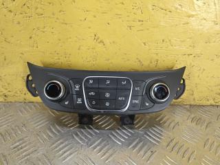 блок управления печки / климат-контроля Chevrolet Equinox 3 поколение [рестайлинг] 2024, 1.5 л., бензин, АКПП, красный, полный подключаемый привод, 84612975