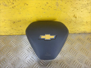 подушка безопасности водителя Chevrolet Equinox 3 поколение 2018, 1.5 л., бензин, 84437038