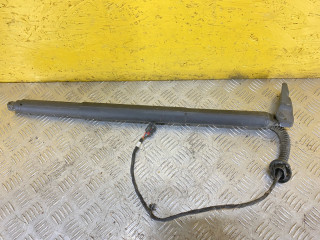 амортизатор крышки багажника (3-5 двери) Chevrolet Traverse 2 поколение 2019, 3.6 л., бензин, АКПП, бежевый, полный привод, 84793127