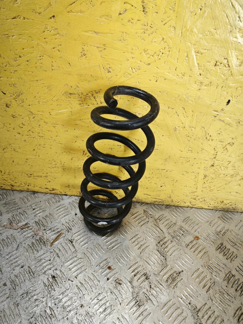 пружина задняя Ford Escape 4 поколение CX482 2020, 1.5 л., белый, полный подключаемый привод, LX61-5560NMD - фото №1