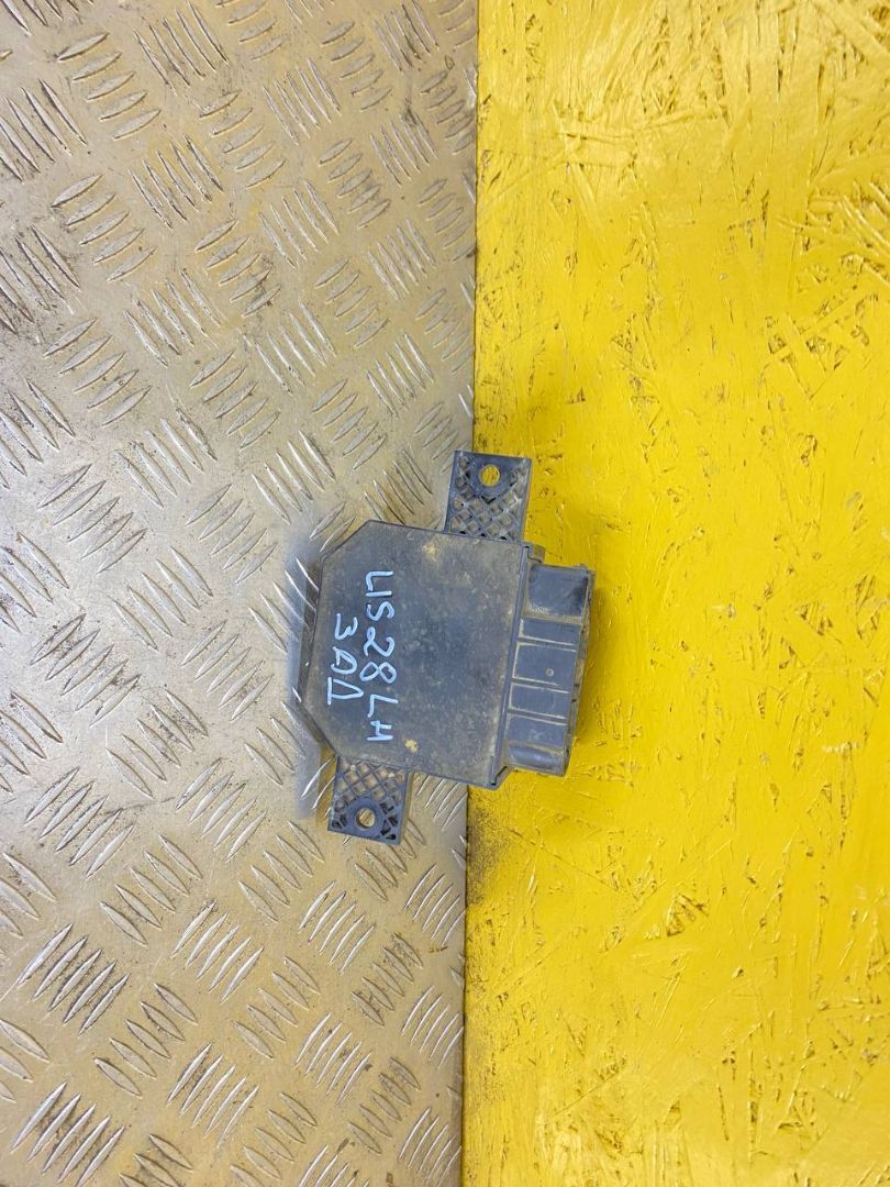 блок управления топливным насосом Chevrolet TrailBlazer 3 поколение 2022, 1.3 л., L3T, бензин, АКПП, черный, внедорожник 5 дв., передний привод, 13540029 - фото №1