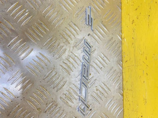 эмблема Ford Mustang Mach-E 1 поколение 2021, электро, АКПП, белый, внедорожник 5 дв., задний привод