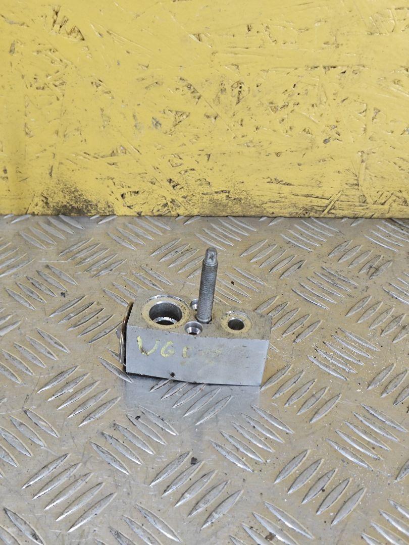 расширительный клапан кондиционера Buick Regal 6 поколение 2018, 2.0 л., бензин, АКПП, лифтбэк - фото №1