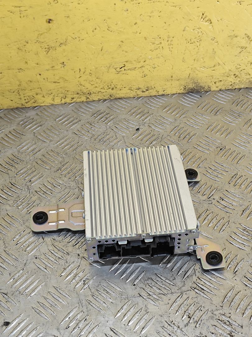 усилитель музыкальный Chevrolet Traverse 2 поколение 2019, 3.6 л., бензин, АКПП, бежевый, полный привод, 84286301 - фото №1