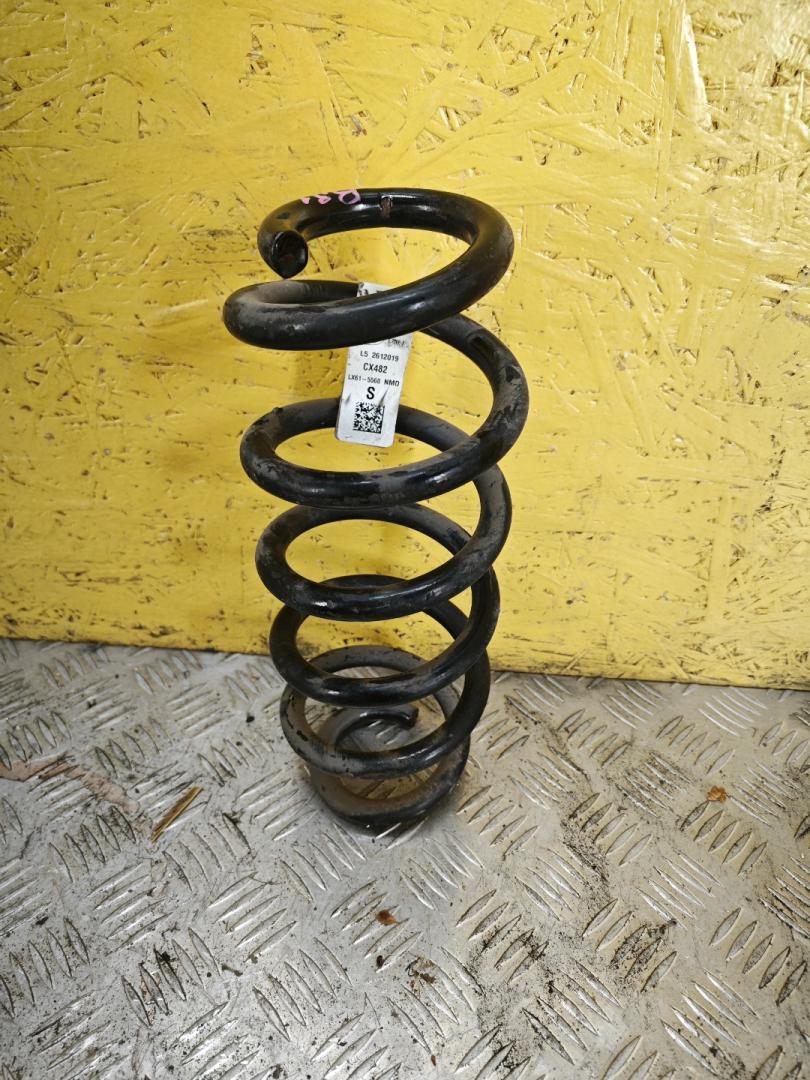 пружина Ford Escape 4 поколение CX482 2020, 1.5 л., белый, полный подключаемый привод, LX61-5560NMD - фото №1