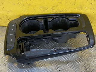 рамка обрамление кулисы Chevrolet TrailBlazer 3 поколение 2022, 1.3 л., L3T, бензин, АКПП, черный, внедорожник 5 дв., передний привод, 42553570