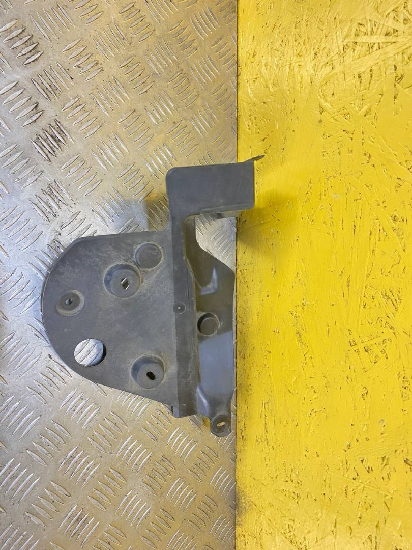 планка под капот Ford Bronco Sport 1 поколение 2021, 1.5 л., бензин, АКПП, полный подключаемый привод, M1PB-S02476-AB - фото №1