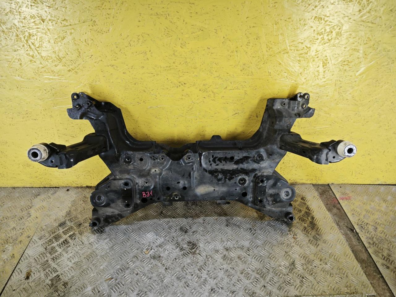 балка подвески передняя (подрамник) Ford Escape 4 поколение CX482 2020, 1.5 л., белый, полный подключаемый привод - фото №1