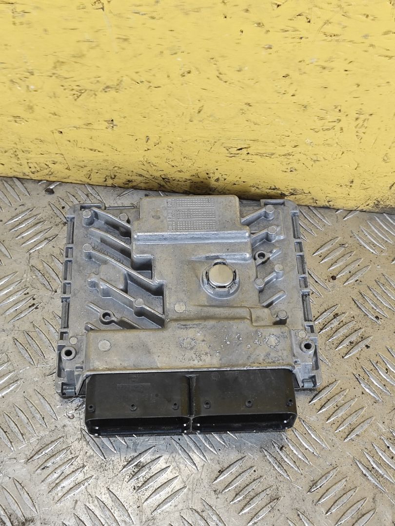 блок управления двигателем Volkswagen Jetta 7 поколение 2021, 2.0 л., бензин, АКПП, 06K907425J - фото №1