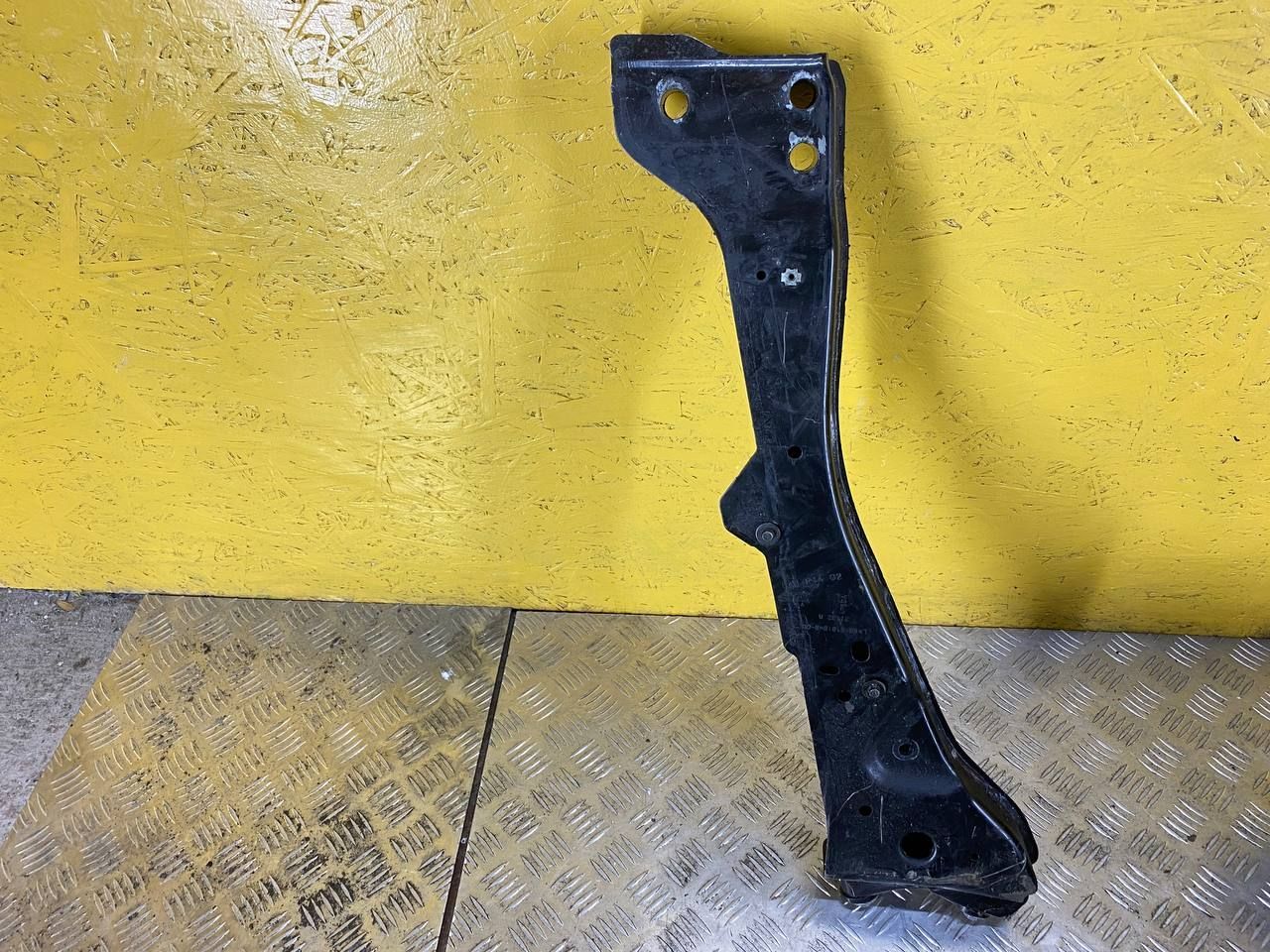 балка подвески передняя (подрамник) Ford Escape 4 поколение CX482 2021, 1.5 л., бензин, АКПП, передний привод - фото №1