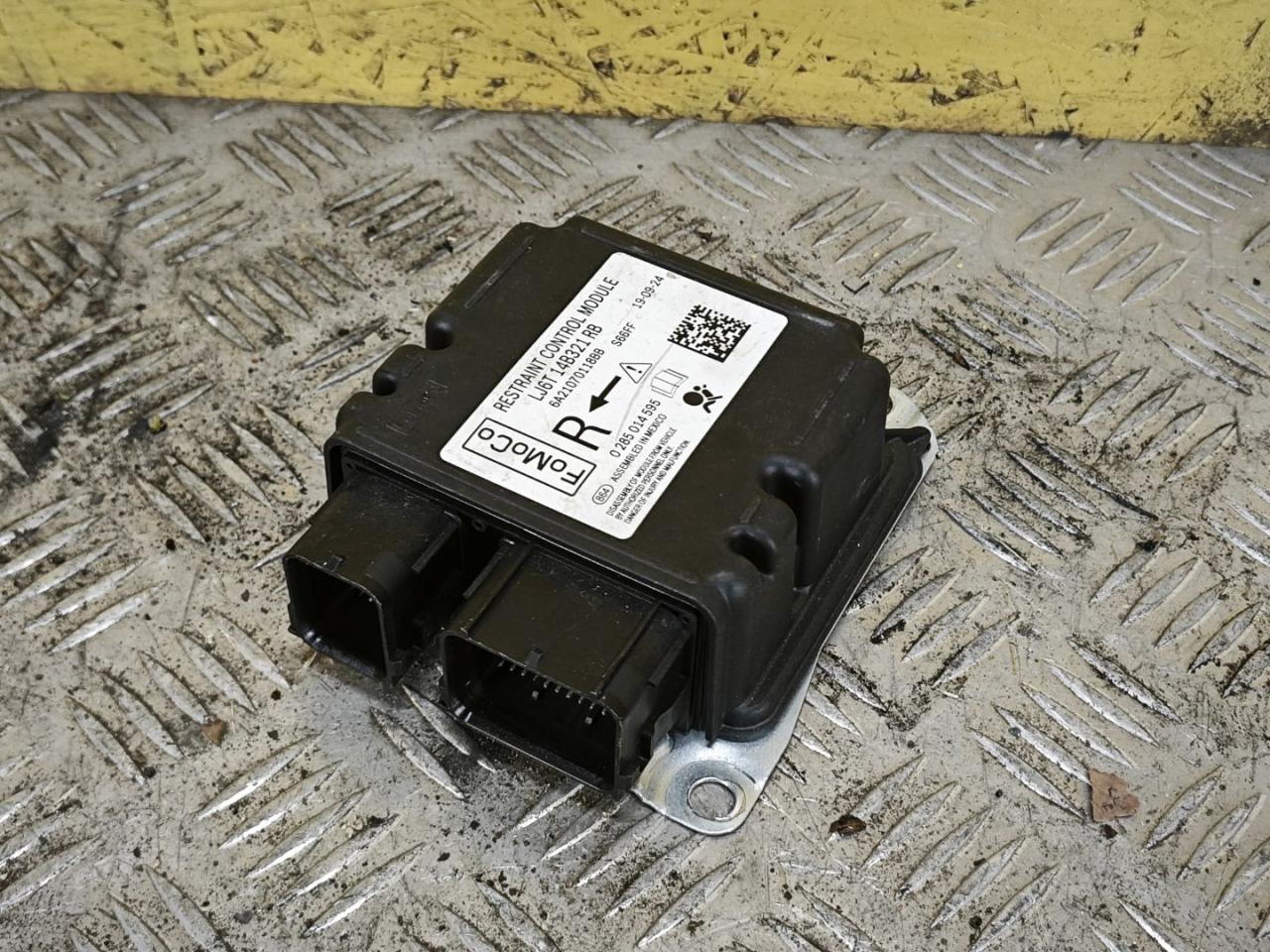 блок AirBag Ford Escape 4 поколение CX482 2020, 1.5 л., белый, полный подключаемый привод, LJ6T14B321 - фото №1