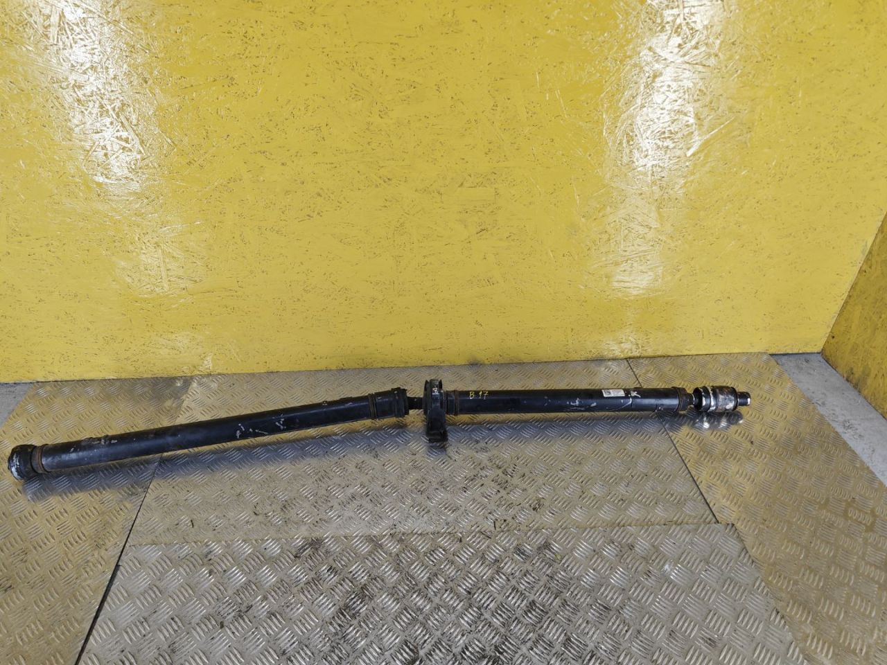 карданный вал Cadillac XT6 1 поколение 2022, 3.6 л., бензин, АКПП, внедорожник 5 дв., полный подключаемый привод, 84324775 - фото №1