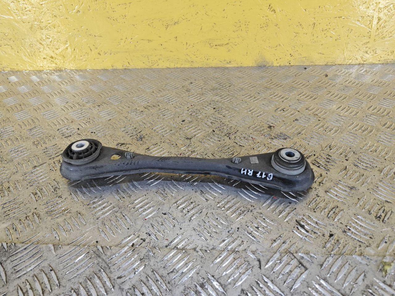 рычаг задний правый Cadillac XT6 1 поколение 2022, 3.6 л., бензин, АКПП, внедорожник 5 дв., полный подключаемый привод, 84606181 - фото №1