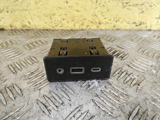 разъем AUX / USB Chevrolet Equinox 3 поколение [рестайлинг] 2023, 1.5 л., бензин, АКПП, синий, внедорожник 5 дв., передний привод, 13529865