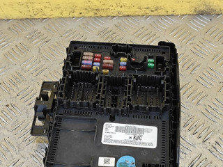 блок предохранителей Ford Mustang Mach-E 1 поколение 2021, электро, АКПП, внедорожник 5 дв., задний привод, MU5T-15604-RJFC