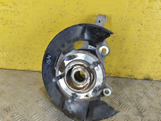 кулак поворотный правый Chevrolet Equinox 3 поколение 2019, 1.5 л., бензин, АКПП, серебристый, внедорожник 5 дв.